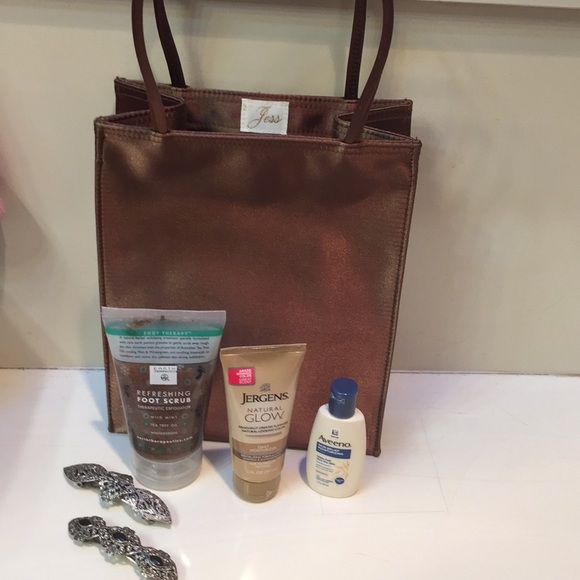 Jess Tote with product - Picture 1 of 8